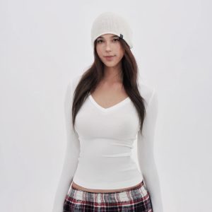 Basic Four-Color V-Neck Stretch Fitted Long Sleeve Top - Versatile Everyday Essential, Perfect for Layering and Casual Outfits