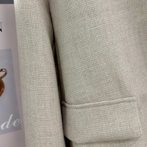 Beige French-Style Wind Coat for Women - High-End Short Top for Spring and Autumn, Exquisite Commuting Fashion 2025