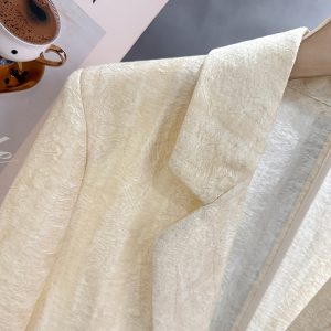 Beige Vintage Lightweight Suit Jacket for Women - 2025 Summer Slimming Pleated Blazer, Fashionable & Versatile 90s Style