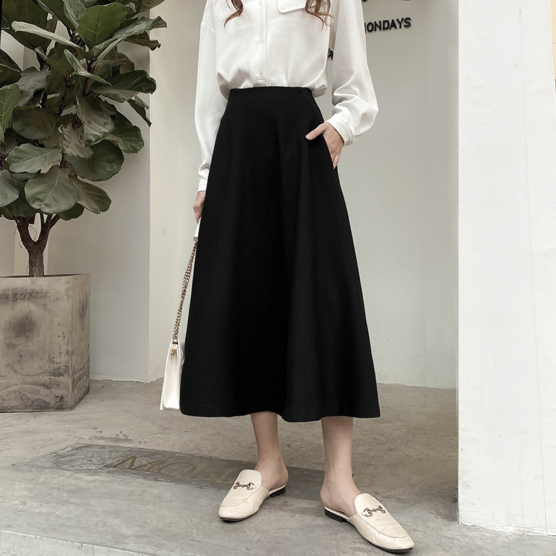 Black A-line Midi Skirt for Women - Slimming Spring/Summer Style with Diagonal Texture, Pockets, and 3D Tailoring