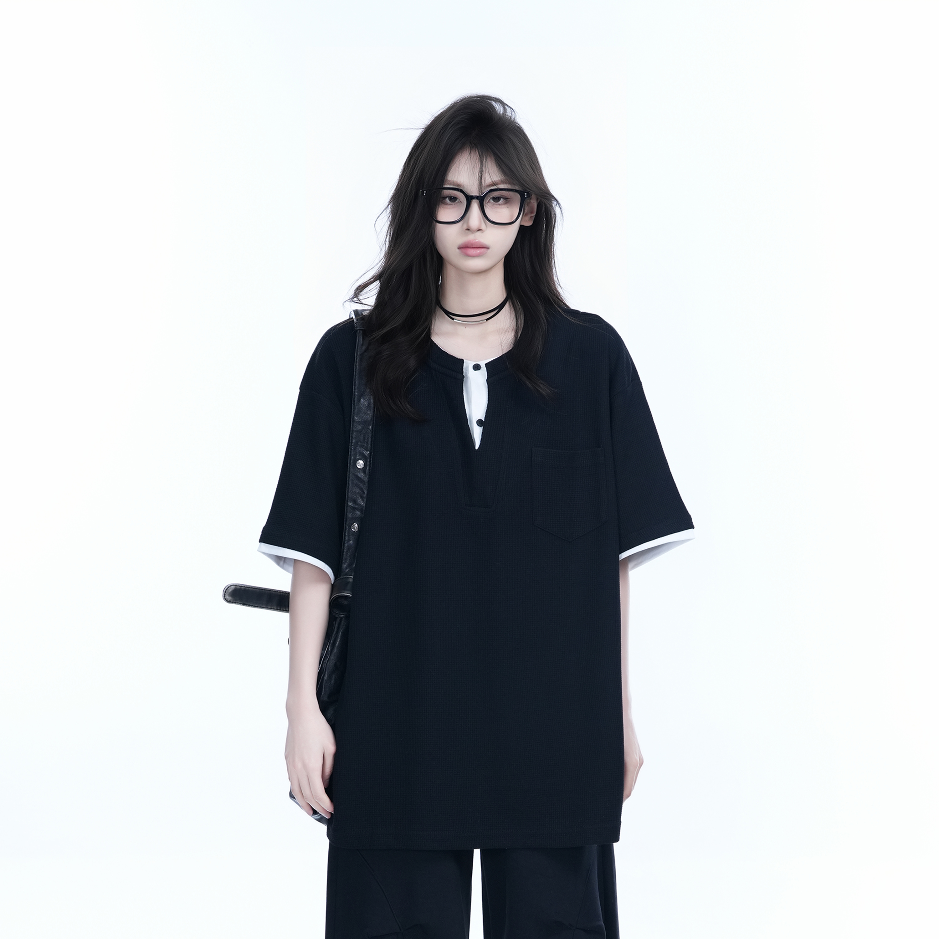 Black and White Color-Block Short Sleeve T-Shirt for Women - Fake Two-Piece Design, Round Neck, Heavy Loose Fit, Summer Style