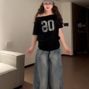 Black Asymmetrical Shoulder Short Sleeve Off-Shoulder T-Shirt with Digital Print – Trendy Women's Casual Summer Top in American Style