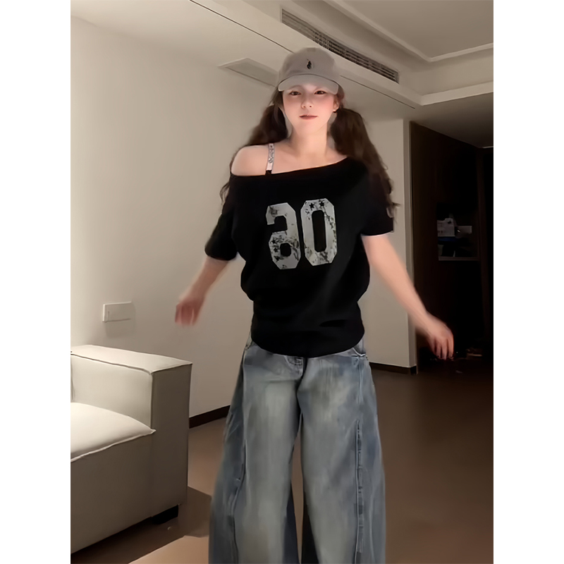 Black Asymmetrical Shoulder Short Sleeve Off-Shoulder T-Shirt with Digital Print – Trendy Women's Casual Summer Top in American Style