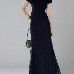 Black High-Neck Mesh Splicing Short-Sleeve T-Shirt for Women, Slim-Fit Cropped Base Layer Top, Waist-Cinching Summer Fashion 2025