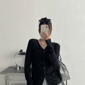 Black Long Sleeve Elastic Waist Cardigan for Women - Flattering Slim-Fit Round Neck Top, Sexy Autumn Layering Essential