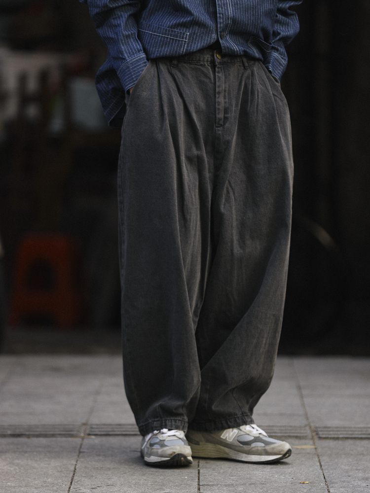 Black Loose-Fitting Retro Wide-Leg Cargo Pants for Men - Casual American Style, Trendy 90s Inspired Straight-Leg Design Black Loose-Fitting Retro Wide-Leg Cargo Pants for Men - Casual American Style, Trendy 90s Inspired Straight-Leg Design