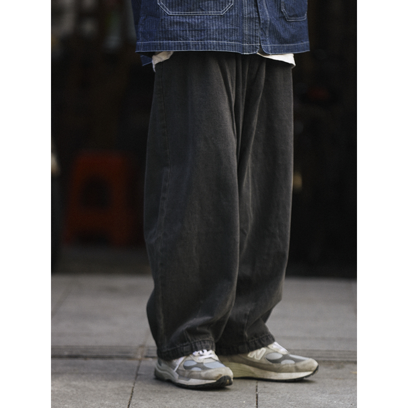 Black Loose-Fitting Retro Wide-Leg Cargo Pants for Men - Casual American Style, Trendy 90s Inspired Straight-Leg Design