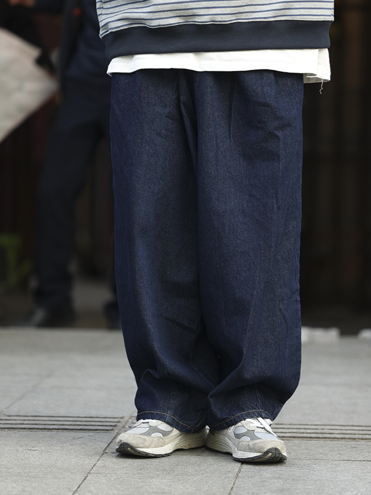 Black Loose-Fitting Retro Wide-Leg Cargo Pants for Men - Casual American Style, Trendy 90s Inspired Straight-Leg Design Black Loose-Fitting Retro Wide-Leg Cargo Pants for Men - Casual American Style, Trendy 90s Inspired Straight-Leg Design