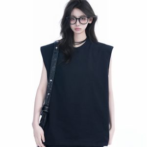 Black Oversized Sleeveless Tank Top for Women - Casual American Style with 'Sit and Eat Until the Mountains Are Empty' Graphic