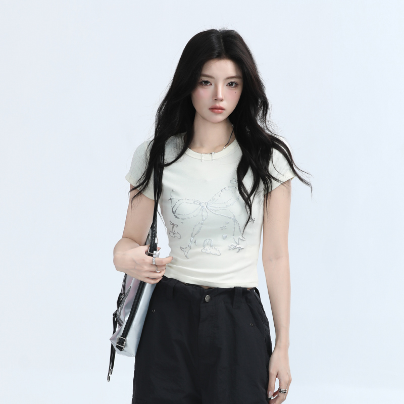 Black Short-Sleeve T-Shirt for Women - American Retro Style with Bow Design - Slim Fit Summer Top for Spicy Girls