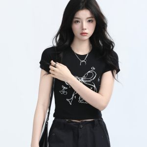 Black Short-Sleeve T-Shirt for Women - American Retro Style with Bow Design - Slim Fit Summer Top for Spicy Girls