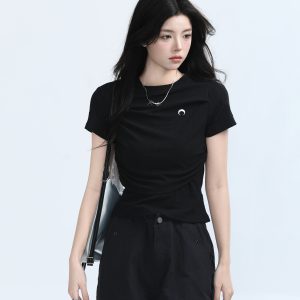 Black Waist-Cinched Pleated Short Sleeve T-Shirt for Women - Unique Slim Fit Top for Spicy Girl Style