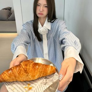 Blue Striped Spliced Shirt for Women, Loose-Fitting Spring Top, Slimming Sun Protection Jacket, Retro Chic Hong Kong Style