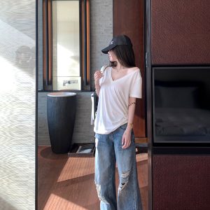 Breathable Cool V-Neck Short Sleeve T-Shirt for Women - Loose Slim Fit White Top, Perfect for Casual 90s and Y2K Style