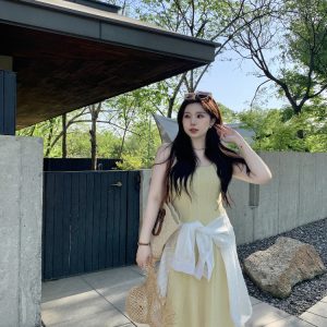 Bright Yellow Plus Size Flattering Big Skirt Dress - Slimming Sun Island Style for Summer 90s Vibe