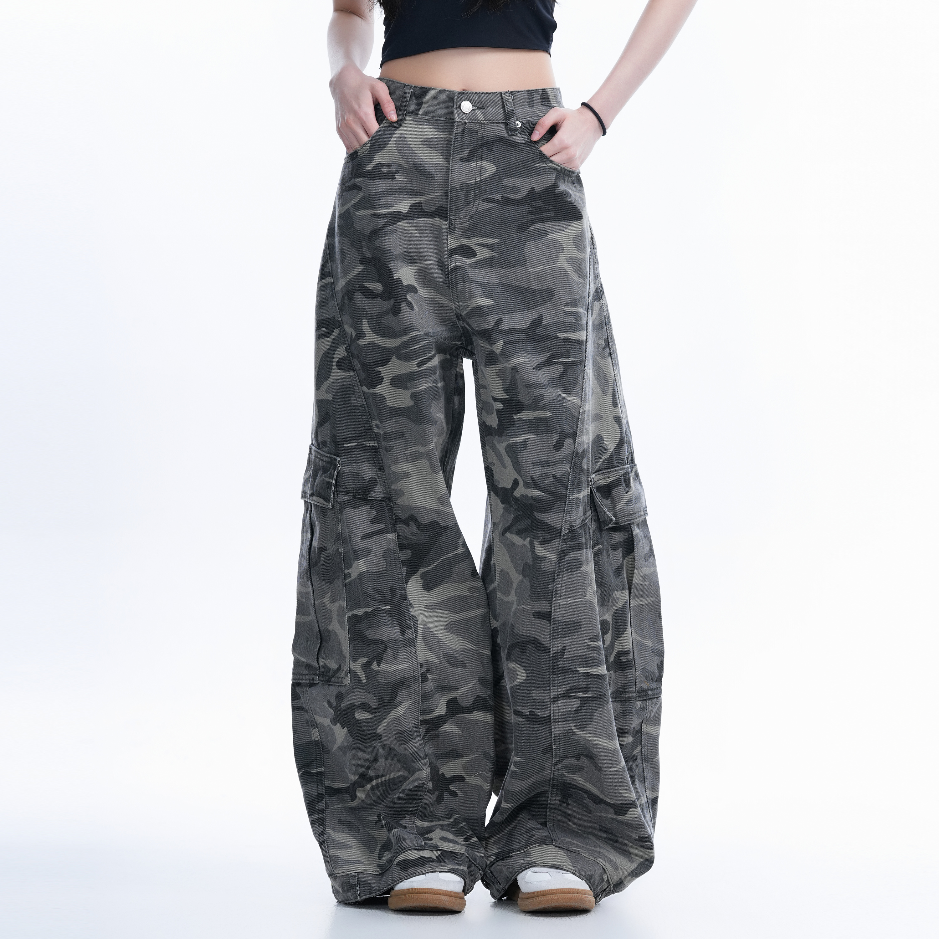 Camouflage Curved Knife Pants with Multiple Pockets - American Street Style Denim Work Pants for Trendy Casual Wear