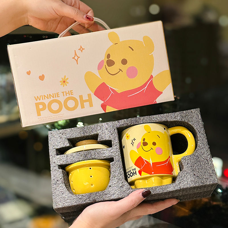 Charming Winnie the Pooh Ceramic Mug with Lid & Filter - Cute Water Separation Cup for Tea Brewing, Perfect for Office Use