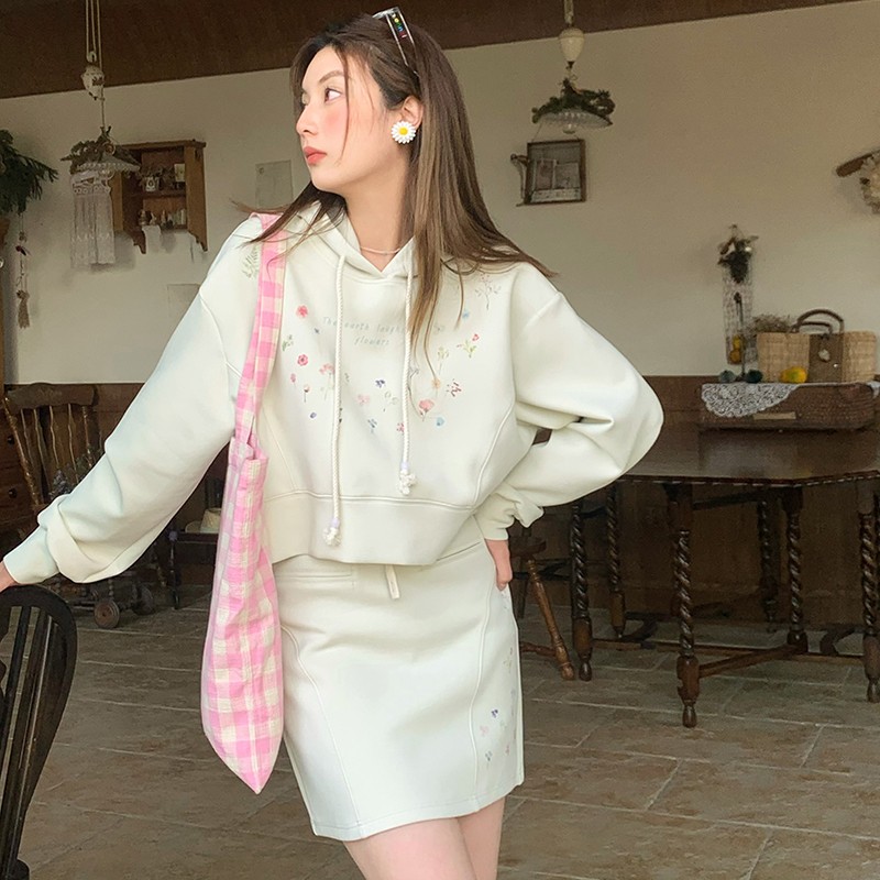 Chic Dress and Skirt Set - Perfect for Summer Style, Versatile Outfits for Every Occasion, Trendy and Fashion-Forward Chic Dress and Skirt Set - Perfect for Summer Style, Versatile Outfits for Every Occasion, Trendy and Fashion-Forward