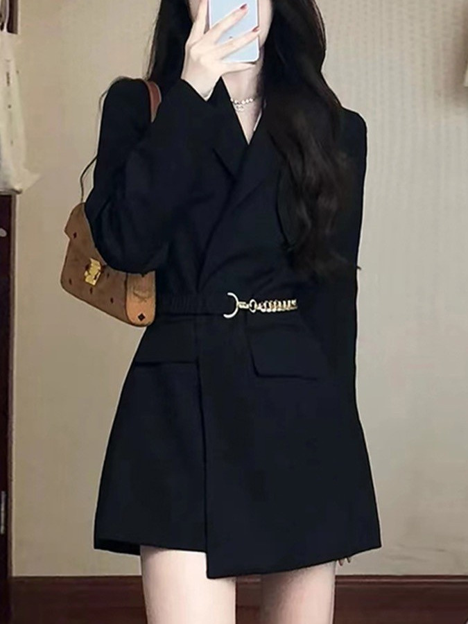 Chic Oversized Black Suit Jacket for Women - Loose Fit Casual Blazer for Spring and Autumn, Perfect for Petite Styles Chic Oversized Black Suit Jacket for Women - Loose Fit Casual Blazer for Spring and Autumn, Perfect for Petite Styles