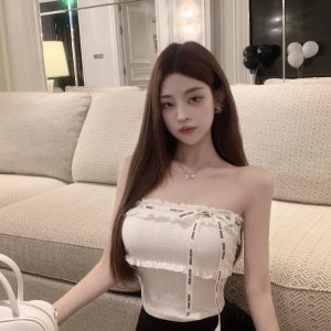 Chic Strapless Ruffled Edge Top with Built-in Padding – Perfect for 90s and Y2K Style Fashion