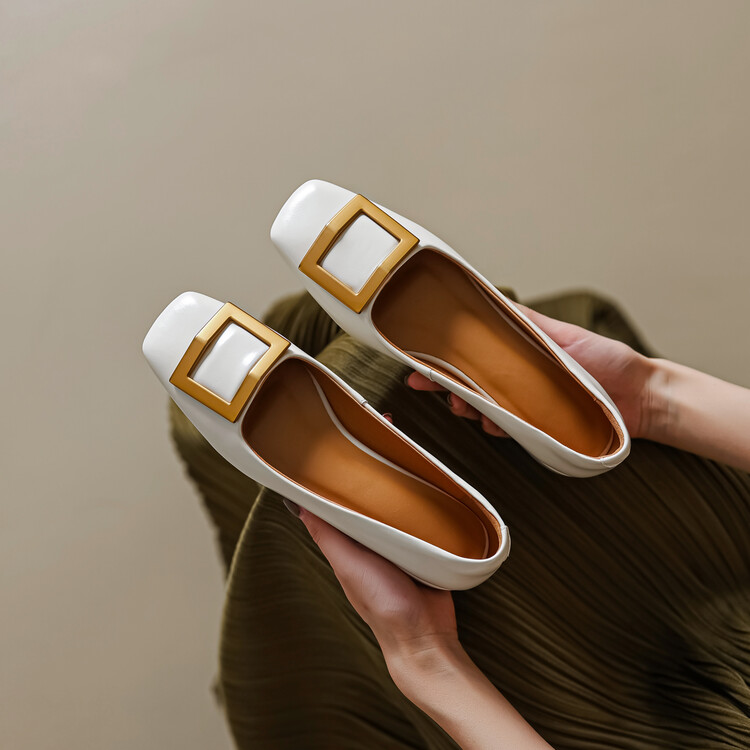 Chic Women's Slip-On Low-Heeled Shoes with Square Buckle - French British Style Versatile Design for Effortless Fashion