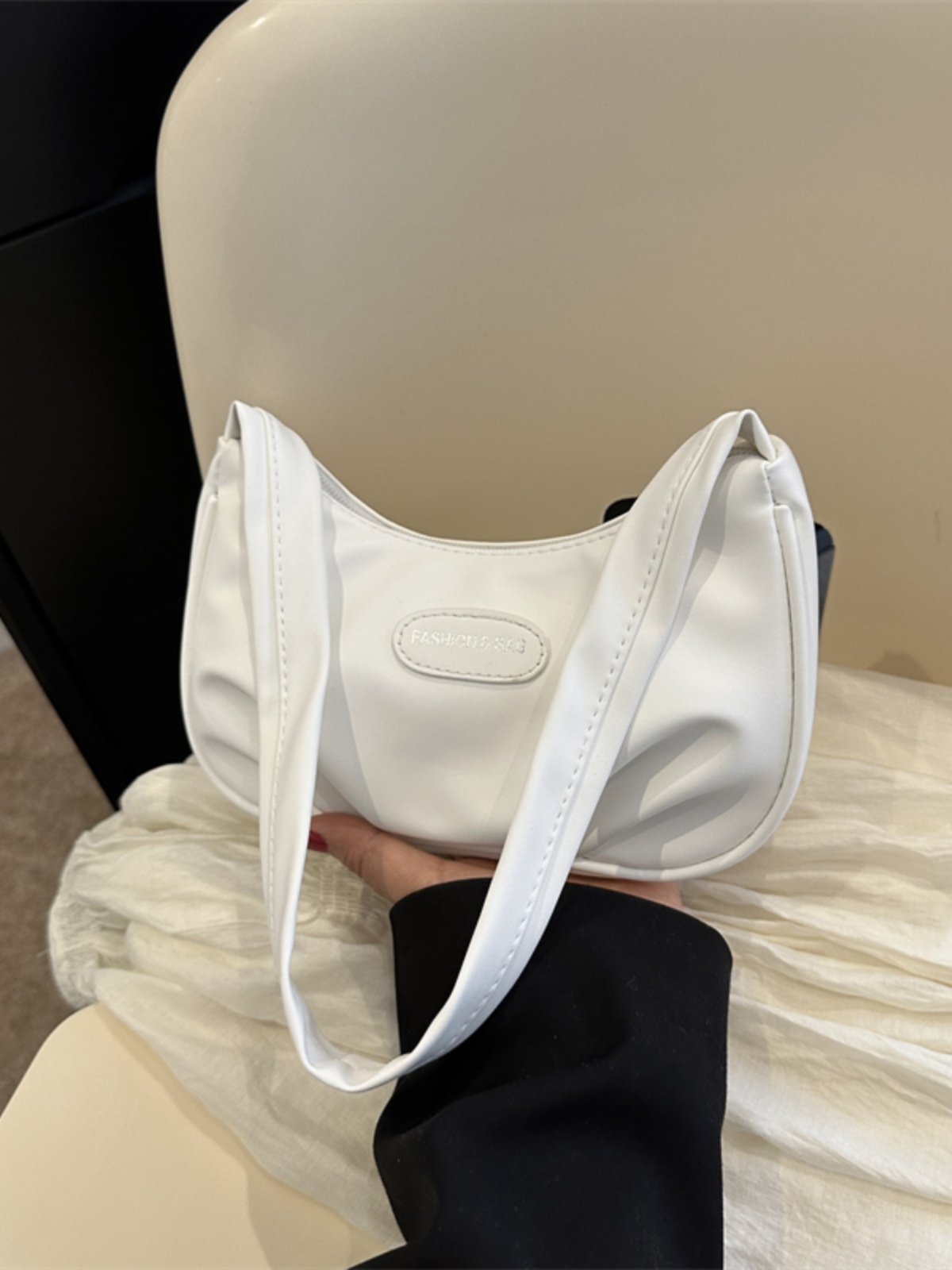 Chic Women's White Baguette Shoulder Bag - Versatile French Style Underarm Bag for Summer 2025 Chic Women's White Baguette Shoulder Bag - Versatile French Style Underarm Bag for Summer 2025