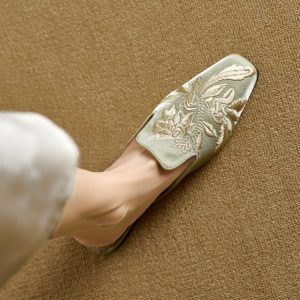 Chinese-Style Embroidered Open-Toe Half Slippers - High-End National Style Flat Sandals for Elegant Summer Looks
