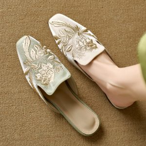 Chinese-Style Embroidered Open-Toe Half Slippers - High-End National Style Flat Sandals for Elegant Summer Looks