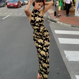 Chinese-Style Qipao with Gold Foil, Sexy Halter Neck Evening Dress, National Style, High-End Fashion for Elegant Occasions