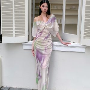 Chinese-Style Vacation Dress with Chest Pads - Flowing Kite Shadow Design, Deconstructed Aesthetic for Effortless Summer Style