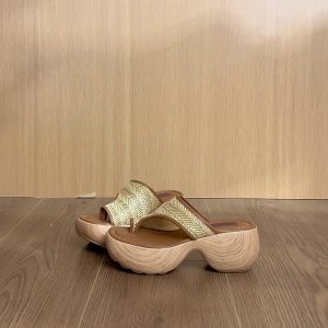 Chunky Heel Thong Roman Sandals - Sheepskin Woven Straw, High Heeled, Open Toe, Vacation Style, Height-Increasing Slippers