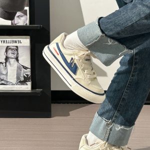 Classic Retro Thick-Soled Canvas Shoes for Women - Versatile Unisex Spring Footwear in White