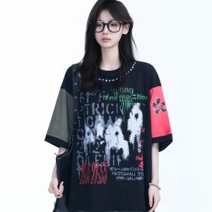 Color-Block Graffiti T-Shirt for Women - American Industrial Style, Loose Fit Short Sleeve, Trendy Streetwear Design