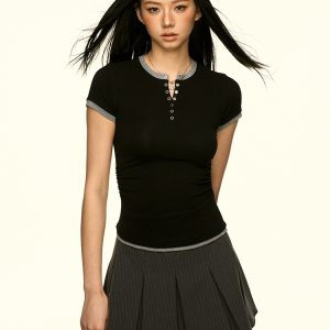 Color-Block Henley Short-Sleeve T-Shirt for Women - Slim Fit, American Style, Versatile Spring/Summer Fashion