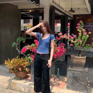 Color-Block Knitted Short-Sleeve T-Shirt for Women - Slim Fit Cropped Top, American Style Summer 2025 Fashion