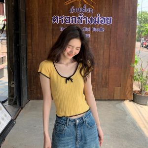 Color-Block Knitted Short-Sleeve T-Shirt for Women - Slim Fit Cropped Top, American Style Summer 2025 Fashion