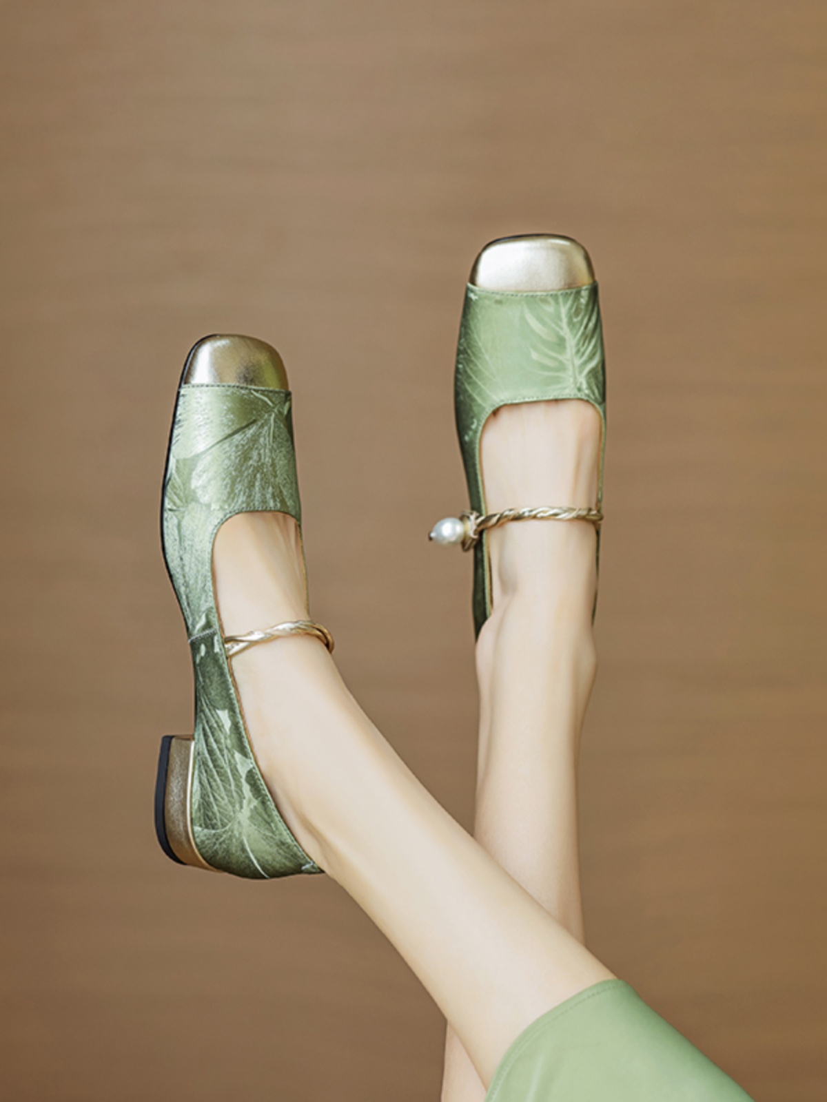 Color-Block Low-Heel Mary Jane Shoes for Women, Spring/Summer 2025 Square-Toe Chunky Heel in Large Sizes, Trendy Fashion Footwear Color-Block Low-Heel Mary Jane Shoes for Women, Spring/Summer 2025 Square-Toe Chunky Heel in Large Sizes, Trendy Fashion Footwear