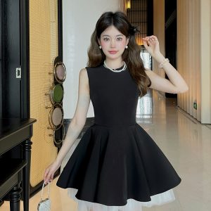 Color-Block Mesh Sleeveless French Hepburn-Style Puff Skirt Ballet Dress for Noble Ladies - Elegant Waist-Cinching Design
