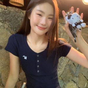 Color-Blocked Embroidered Short-Sleeve Women's T-Shirt - American Retro Style, Slim Fit, Flattering Summer Top