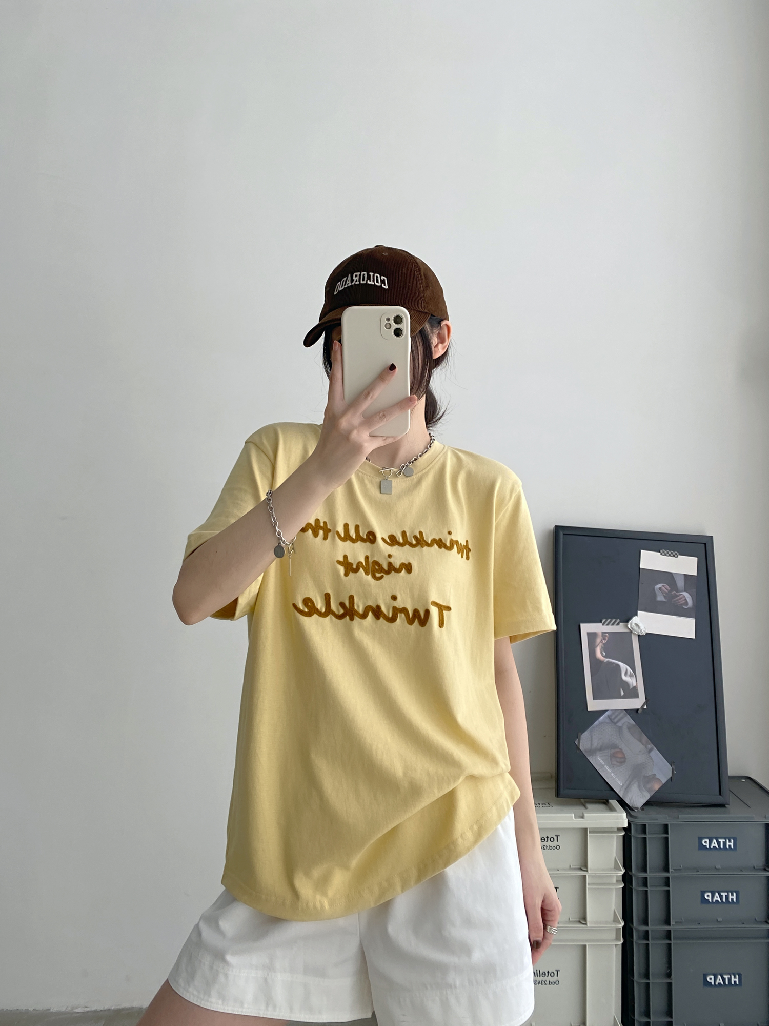 Color-Blocked Letter Embroidery Round Neck Short Sleeve T-Shirt for Women - Summer Loose Fit Slimming Korean Style Top Color-Blocked Letter Embroidery Round Neck Short Sleeve T-Shirt for Women - Summer Loose Fit Slimming Korean Style Top