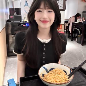 Color-Blocking Black Short Sleeve T-Shirt for Women - Sexy Slim Fit Summer Top in American Style