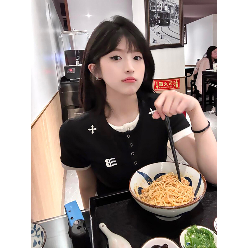 Color-Blocking Black Short Sleeve T-Shirt for Women - Sexy Slim Fit Summer Top in American Style