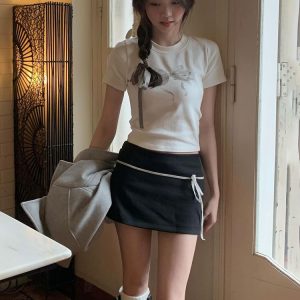 Color-Blocking Low-Waist Black Short Skirt for Women - Slim-Fit Minimalist Korean Style Pencil Skirt