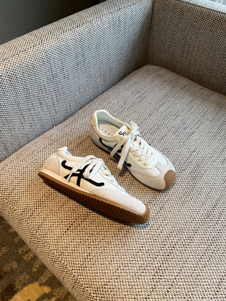 Color-Blocking Women's Training Shoes - Casual Flat Sports Shoes in Genuine Leather for Spring 2025 - Trendy Athletic Footwear Color-Blocking Women's Training Shoes - Casual Flat Sports Shoes in Genuine Leather for Spring 2025 - Trendy Athletic Footwear