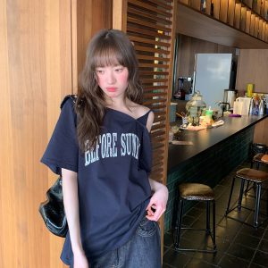 Contrast Color Letter Print Asymmetrical Shoulder Short Sleeve T-Shirt for Women - Summer 2025 Casual Versatile Top, Y2K Style