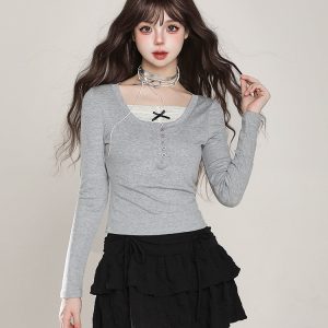 Cropped Summer T-Shirt for Women, Short-Sleeved with Unique Design, Trendy Casual Top for Stylish Girls