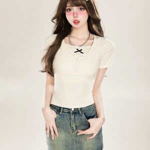 Cropped Summer T-Shirt for Women, Short-Sleeved with Unique Design, Trendy Casual Top for Stylish Girls