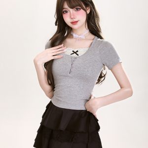 Cropped Summer T-Shirt for Women, Short-Sleeved with Unique Design, Trendy Casual Top for Stylish Girls
