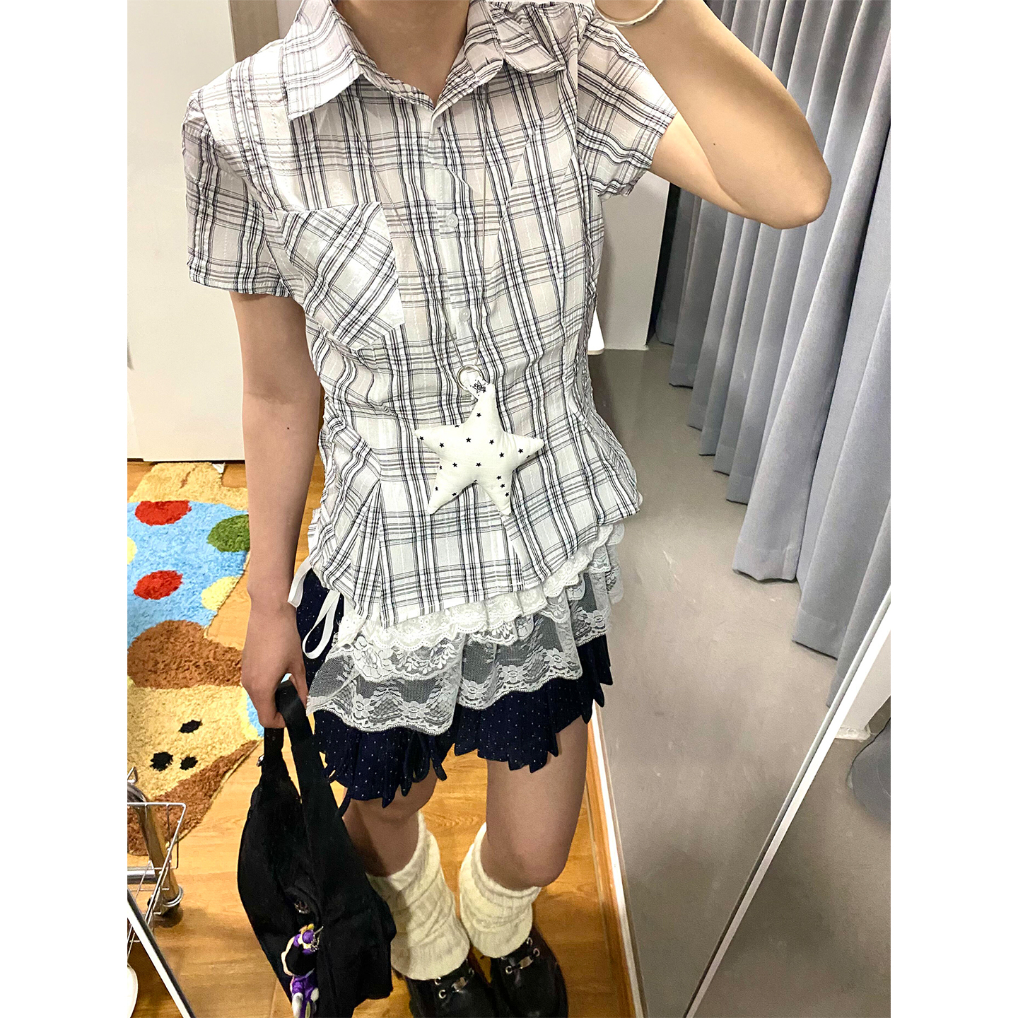 Cropped Vintage Plaid Short-Sleeve Shirt for Women - Slim-Fit Checkered Summer Jacket, College Style Top, Y2K Fashion
