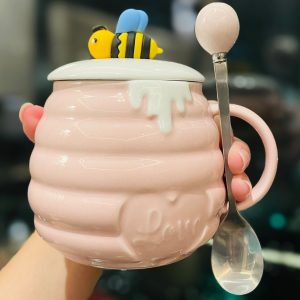 Cute Bee Ceramic Mug with Lid and Spoon - Perfect Breakfast Mug for Girls, Best Friend Birthday Gift, Water and Coffee Cup